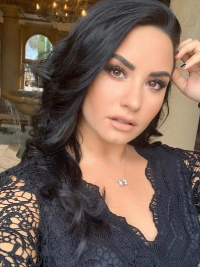 Demi Lovato: Nova tetovaža na vratu je razdelila oboževalce!
