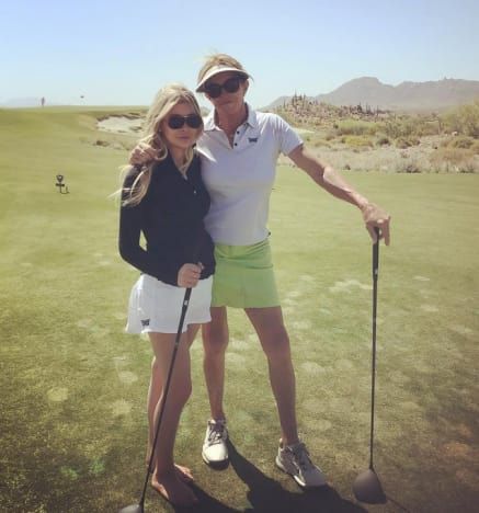 Sophia Hutchins og Caitlyn Jenner, golf