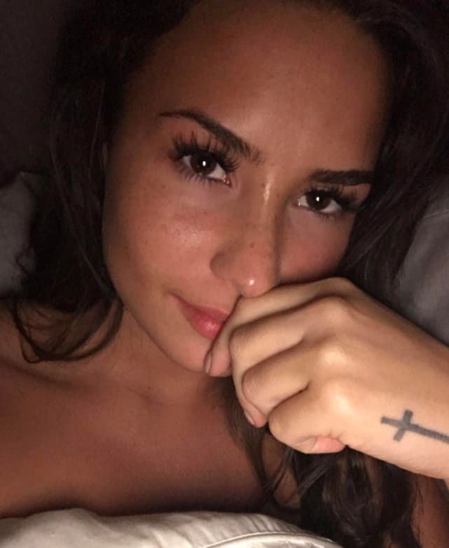 Demi Lovato: Naakt, geen make-up