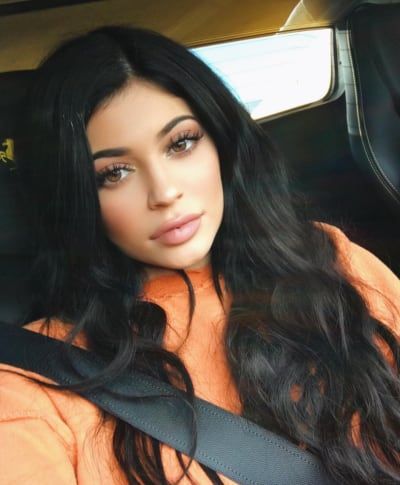 Kylie Jenner auto-selfie