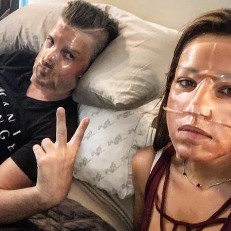 Tim Malcolm och Jennifer Taranoza i Face Masks