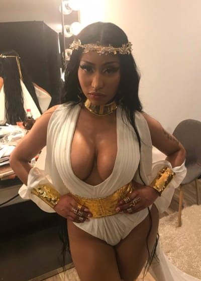 Nicki Minaj und Brüste