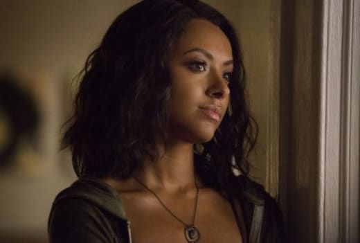 Bonnie er på mission i The Vampire Diaries sæson 8, afsnit 2