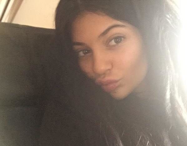 Selfie sin maquillaje de Kylie Jenner